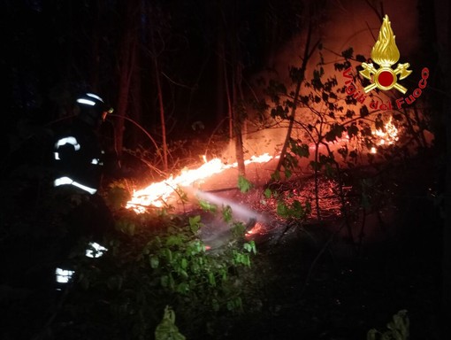 I vigili del fuoco in azione a Casale Litta