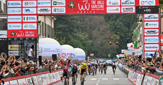 Il belga Jarno Widar, 26 anni il 13 novembre, trionfa in via Sacco: la 105ª Tre Valli Varesine è sua Il belga Jarno Widar, 26 anni il 13 novembre, trionfa in via Sacco: la 105ª Tre Valli Varesine è sua