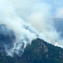 Incendi nel Vco, due Canadair in azione. Candiani: «Chiesti rinforzi, situazione molto impegnativa»