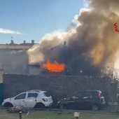 L'incendio scoppiato ad Arcisate L'incendio scoppiato ad Arcisate