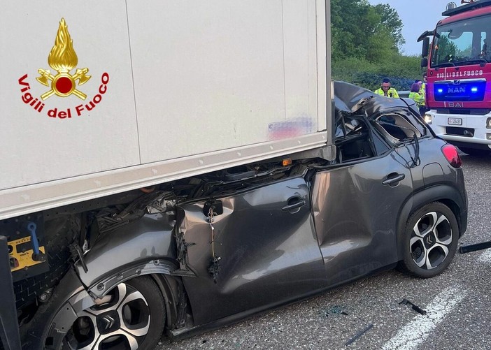 Incidente mortale all'alba sulla Tangenziale Ovest di Milano Incidente mortale all'alba sulla Tangenziale Ovest di Milano