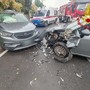 Scontro tra due auto a Samarate: tre persone ferite