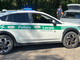 Una pattuglia della polizia locale di Arcisate durante un servizio sul territorio