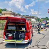 Incidente tra moto e un'auto nel Comasco con pedone investito: due feriti, uno è grave Incidente tra moto e un'auto nel Comasco con pedone investito: due feriti, uno è grave