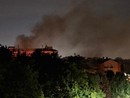 Le fiamme di via Aleardi (foto di un utente del gruppo Facebook &quot;Noi di Gallarate&quot;)