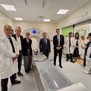 Nuovo tomografo da 2 milioni per la Medicina nucleare di Busto: tempi dimezzati, meno radiazioni. «Smentiti quelli che dicono che qui non si investe più»