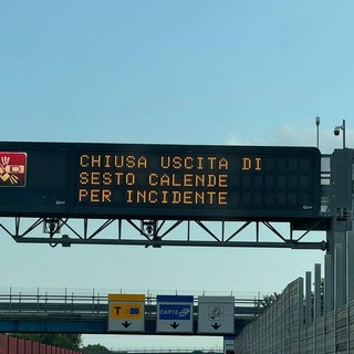 Tragico incidente sull’A8: Fiat Doblò contro lo spartitraffico, una vittima