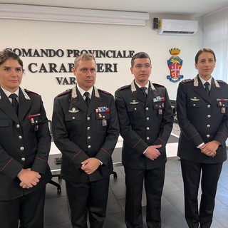 I nuovi ufficiali dei carabinieri insieme al comandante provinciale Marco Gagliardo (da sinistra: Menga, Gagliardo, Di Caprio e Munter)