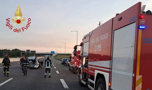 I vigili del fuoco sul luogo dell'incidente I vigili del fuoco sul luogo dell'incidente