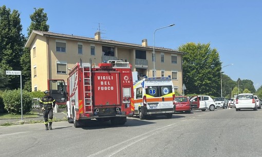 Un'immagine scattata poco dopo l'incidente con i primi soccorsi all'opera