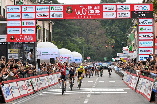 Il belga Jarno Widar, 26 anni il 13 novembre, trionfa in via Sacco: la 105ª Tre Valli Varesine è sua Il belga Jarno Widar, 26 anni il 13 novembre, trionfa in via Sacco: la 105ª Tre Valli Varesine è sua