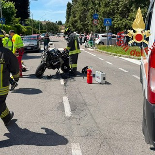 I soccorsi sul luogo dell'incidente a Mariano Comense