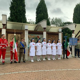 La cerimonia sotto la pioggia al Portichetto La cerimonia sotto la pioggia al Portichetto
