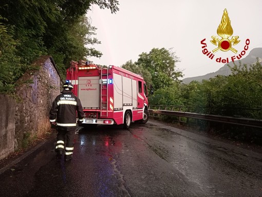 I vigili del fuoco in azione nel Varesotto