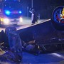 L'auto ribaltata sulla Sp1 tra Varese e Gavirate