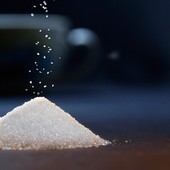 Un fine estate amaro per i consumatori: il prezzo dello zucchero aumenta del 43% e anche per i varesotti la spesa è più cara