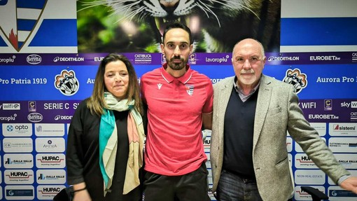 VIDEO. Presentato mister Francesco Bolzoni, il nuovo «alchimista coraggioso» della Pro Patria VIDEO. Presentato mister Francesco Bolzoni, il nuovo «alchimista coraggioso» della Pro Patria