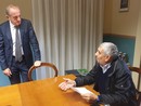 Il sindaco Antonelli (in piedi) e l'assessore Cislaghi Il sindaco Antonelli (in piedi) e l'assessore Cislaghi