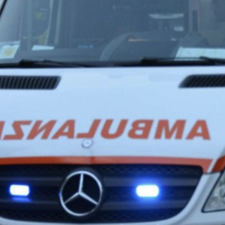 Ragazza di 18 anni investita: trasportata in ospedale in codice giallo