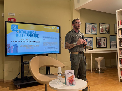 VIDEO. La vita straordinaria di Andrea emoziona Busto. E diventa un abbraccio dedicato anche a mamma Patrizia