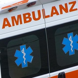 Ciclista investito in zona lido a Gavirate: scattano i soccorsi