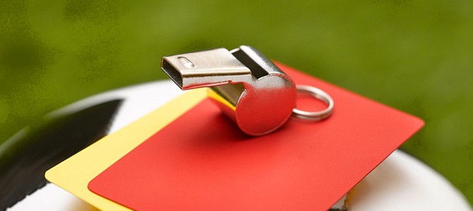 Fanno il verso della scimmia a un giocatore della Pro Patria: Brescia multato per i suoi tifosi