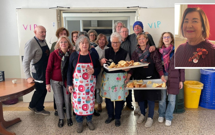 Volontari al lavoro e la presidente Maria Iannone