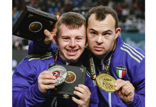 Allesina (a destra) e Buwalda. Foto dalla pagina Facebook "Fijlkam Federazione Italiana Judo Lotta Karate Arti Marziali" Allesina (a destra) e Buwalda. Foto dalla pagina Facebook "Fijlkam Federazione Italiana Judo Lotta Karate Arti Marziali"