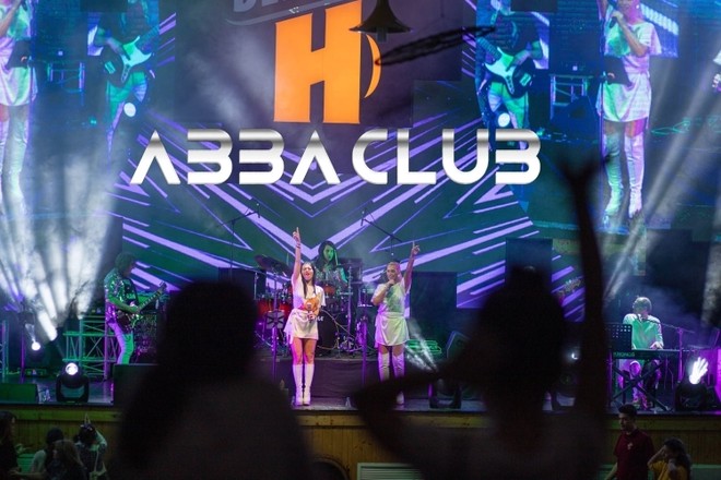“Abba Club” al Teatro Manzoni: a Busto Arsizio rivive la magia degli Abba “Abba Club” al Teatro Manzoni: a Busto Arsizio rivive la magia degli Abba