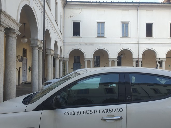 Aria condizionata in municipio, polemica ancora “rovente”