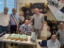 Angelo Beretta con il vicepresidente Mazzucchelli, l'assessore Cislaghi, il figlio Dario Angelo Beretta con il vicepresidente Mazzucchelli, l'assessore Cislaghi, il figlio Dario