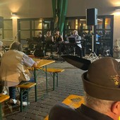 VIDEO. Dai pasti ai senzatetto agli screening gratuiti: Alpini e Croce Rossa fanno festa per aiutare la città VIDEO. Dai pasti ai senzatetto agli screening gratuiti: Alpini e Croce Rossa fanno festa per aiutare la città