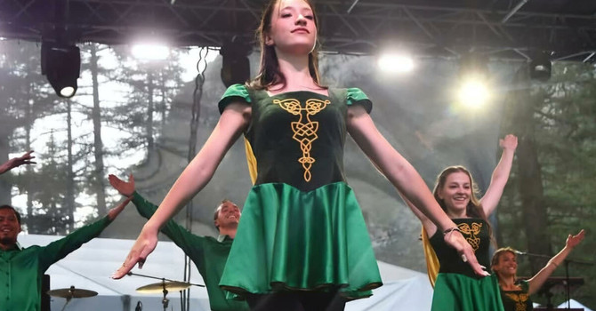 QUANDO I GIOVANI INDICANO LA VIA. Le scarpe fanno “tic toc”: Anna Sartorio, 17 anni, porta la danza celtica in tour tra Irlanda e palchi italiani QUANDO I GIOVANI INDICANO LA VIA. Le scarpe fanno “tic toc”: Anna Sartorio, 17 anni, porta la danza celtica in tour tra Irlanda e palchi italiani