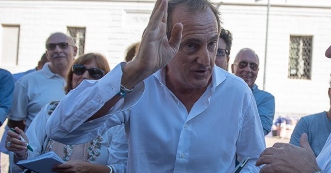 Parcheggio San Michele, il sindaco a Orsi: «L’incontro coi commercianti lo faremo, ma senza di lui»