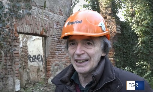 L'architetto Alfredo Castiglioni in un recente servizio della Rai dedicato alla Cascina dei Poveri