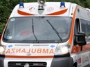 Sbalzato dalla moto cade dopo un volo di 15 metri: è grave