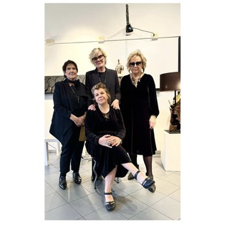 Stefania Pellegatta, Maria Seemann ed Emanuela Martignon alla mostra con Trixi Bulla (a destra)