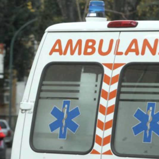 Paura a Gorla Minore: scontro tra auto all’incrocio, coinvolte due bambine