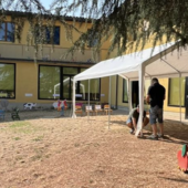 La retta del nido aumenta di oltre il 45%, genitori in sciopero: «Non mandiamo i bimbi a scuola»