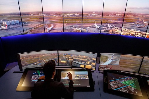 Un monitor a Heathrow
