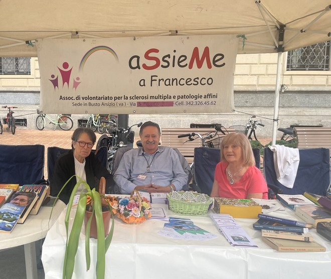 Assieme a Francesco: «Un anno fantastico, abbiamo riavuto il nostro pulmino.  Continuate ad aiutarci, c'è tanto da fare»