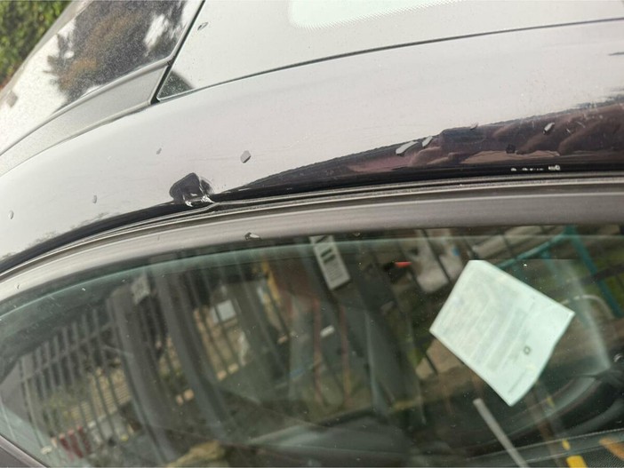 Auto forzata in centro e tentato sopralluogo a casa: la denuncia di una famiglia