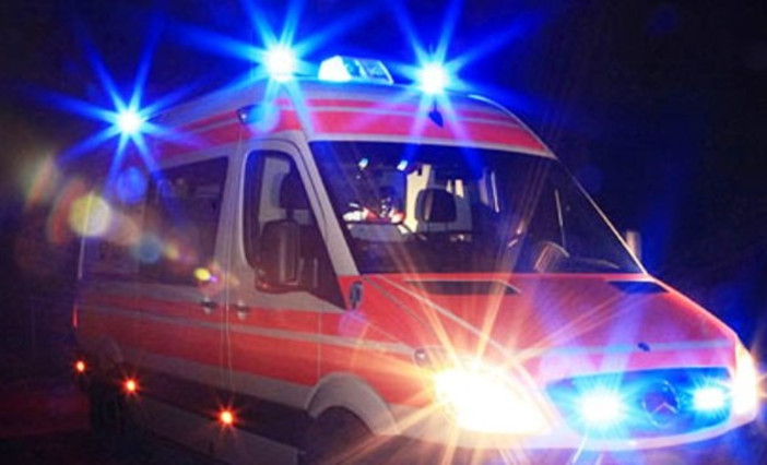 Auto si ribalta dopo l’incidente: due giovani donne ferite sull’Autolaghi Auto si ribalta dopo l’incidente: due giovani donne ferite sull’Autolaghi