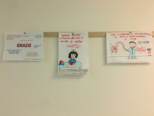 Alcuni dei disegni esposti all'ospedale di Legnano