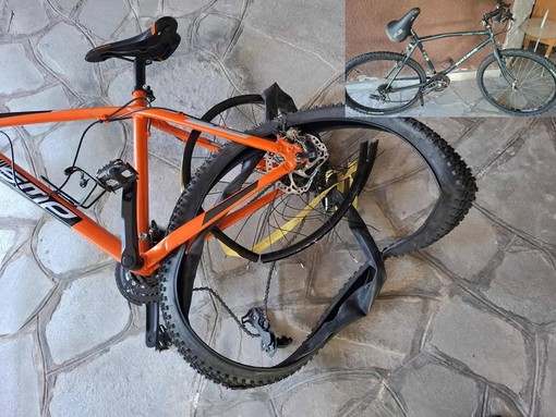 Le due bici coinvolte nell'incidente