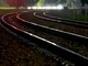 Dramma nella notte: uomo muore travolto dal treno a Castronno