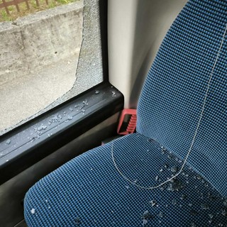 I danni sull'autobus a Brebbia