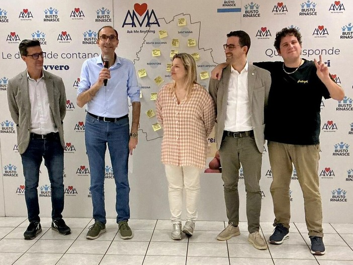 "Ama" fa tappa dai Frati: «Dietro l’etichetta dei “Parioli di Busto” ci sono problemi veri» "Ama" fa tappa dai Frati: «Dietro l’etichetta dei “Parioli di Busto” ci sono problemi veri»