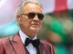 Andrea Bocelli è il proprietario della villa, affittata a una famiglia