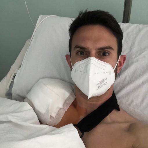 Luca Bertoni dopo l'operazione alla spalla (foto Aurora Pro Patria)
